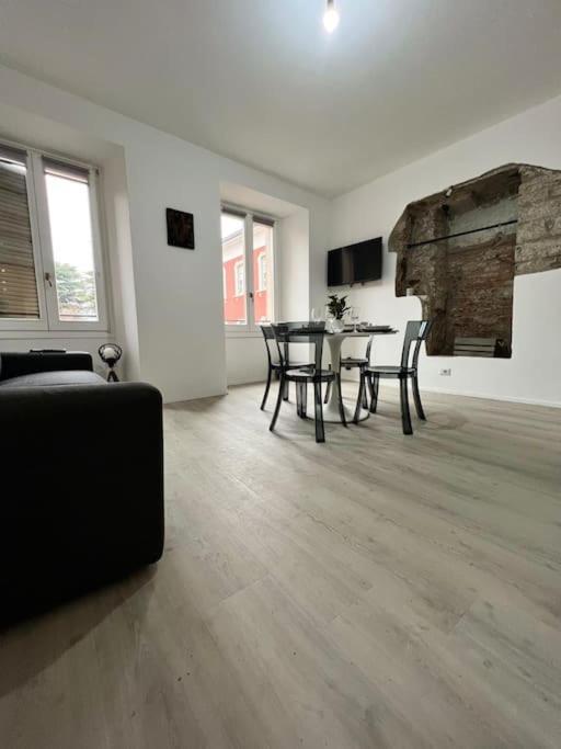 History Luxury Central Apartment By Revenue House Комо Екстериор снимка