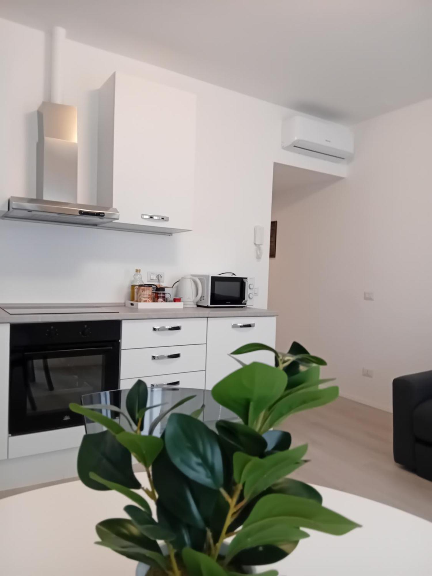 History Luxury Central Apartment By Revenue House Комо Екстериор снимка