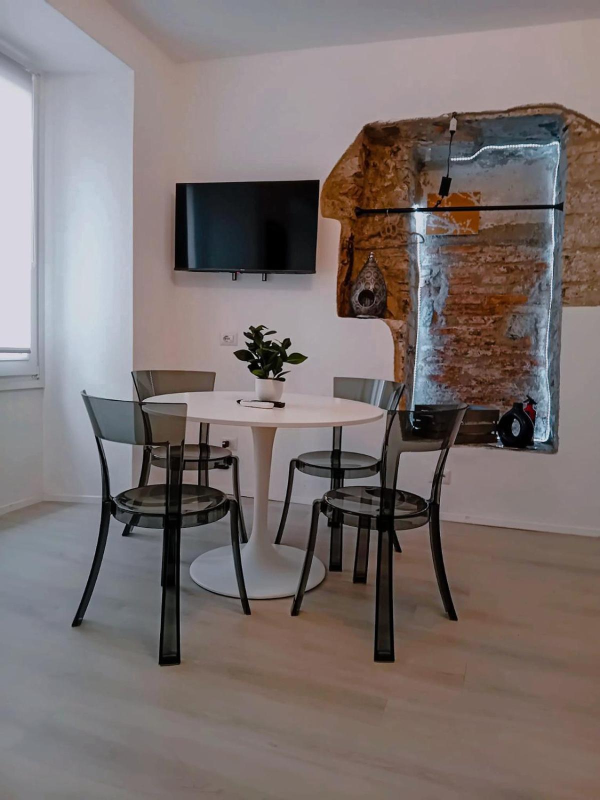 History Luxury Central Apartment By Revenue House Комо Екстериор снимка